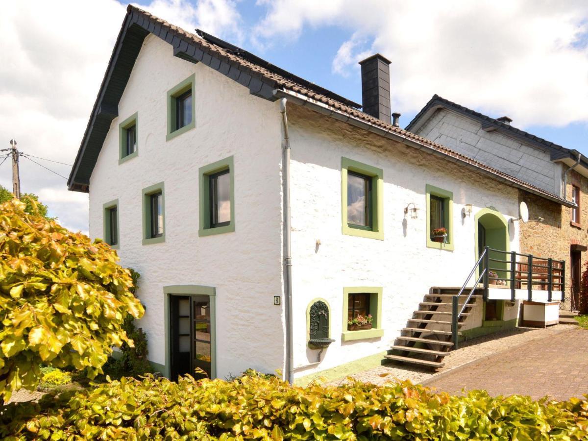 Lovely Holiday Home In B Tgenbach By The Lake Бютгенбах Экстерьер фото